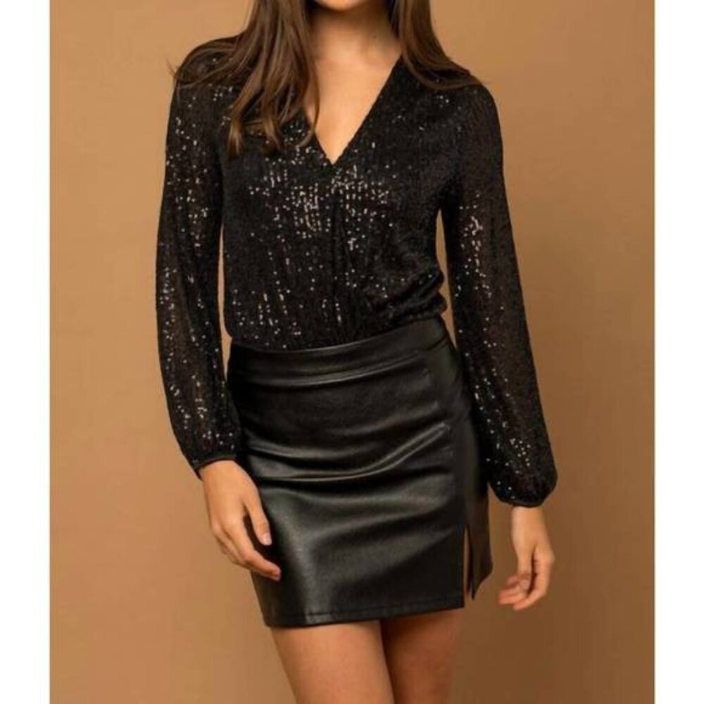NEW GILLI Long Sleeve Sequin Wrap Bodysuit in Black Sz Medium